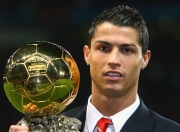 PG游戏APP-绿茵场与乒乓台，当葡萄牙鏖战法国，许昕高光闪耀