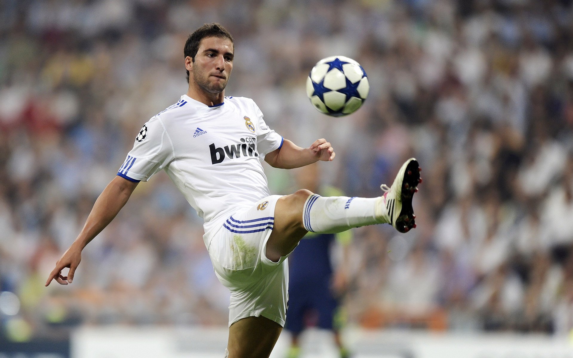 布鲁诺关键进球定乾坤,曼联生死战美国客场奏凯